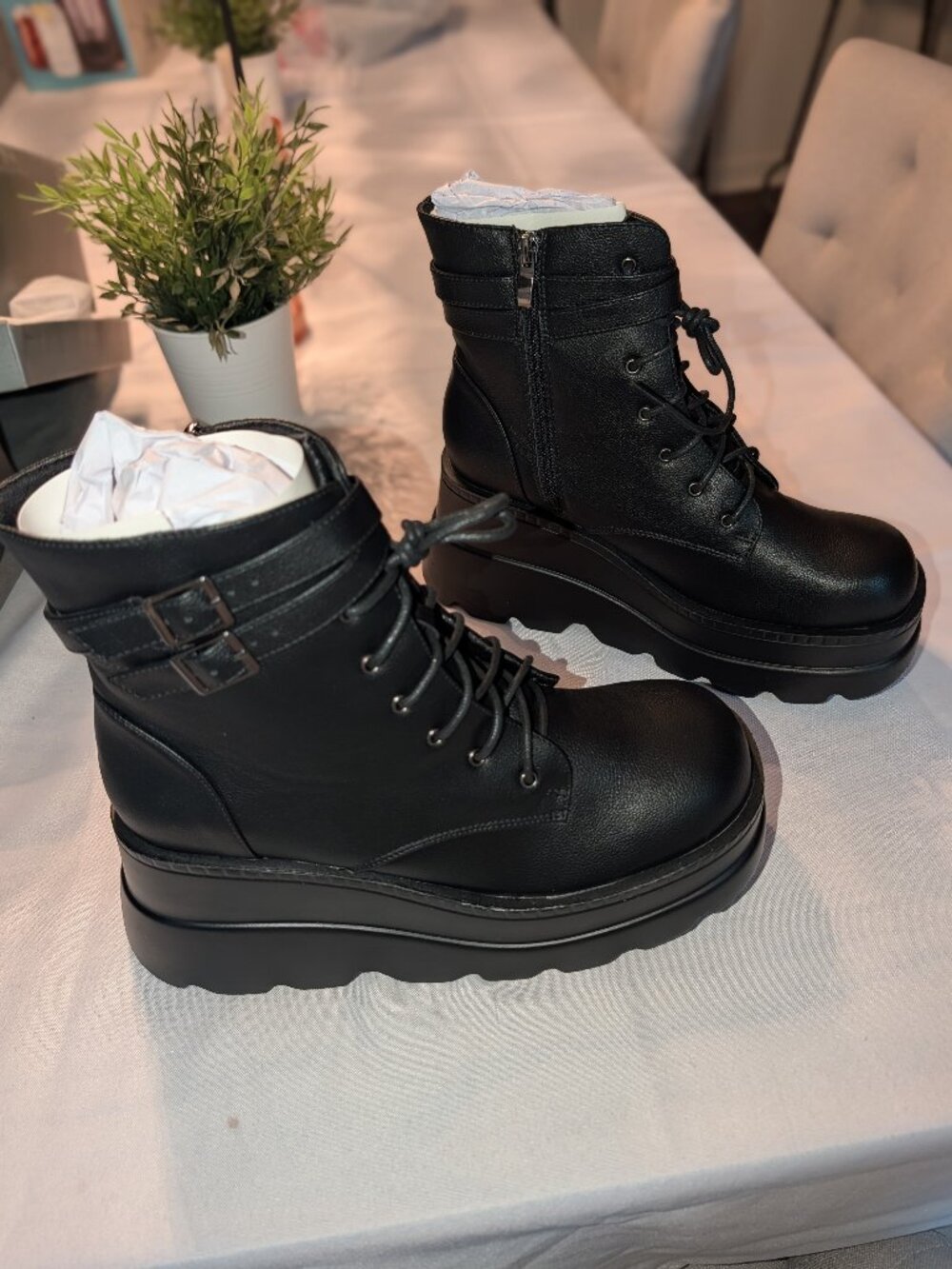 CELNEPHO Chunky Platform Boots Black Brand New in Box Size 9.5